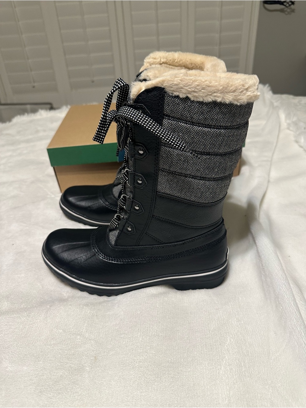 JBU by Jambu boots size 8.5 NIB